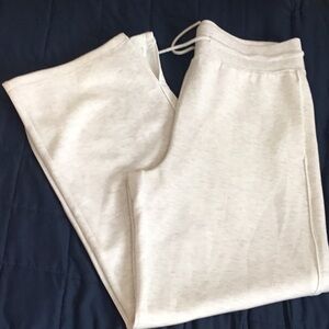 Like New Yogalicious Lux Scuba Sweatpants